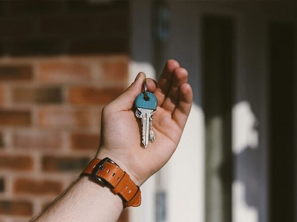 moving-boxes-keys-cubic-storage